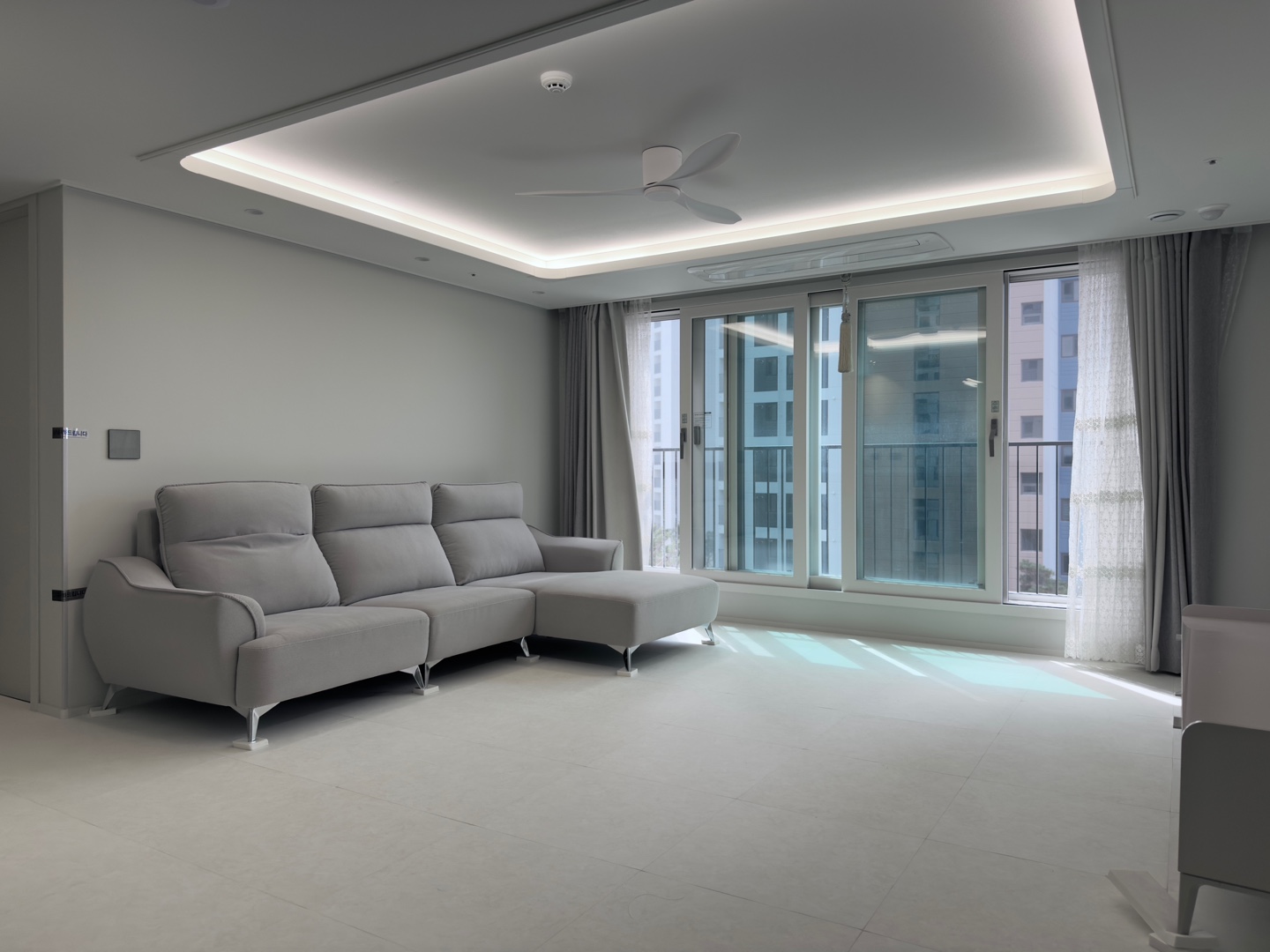 Read more about the article 거실/복도<br>Click